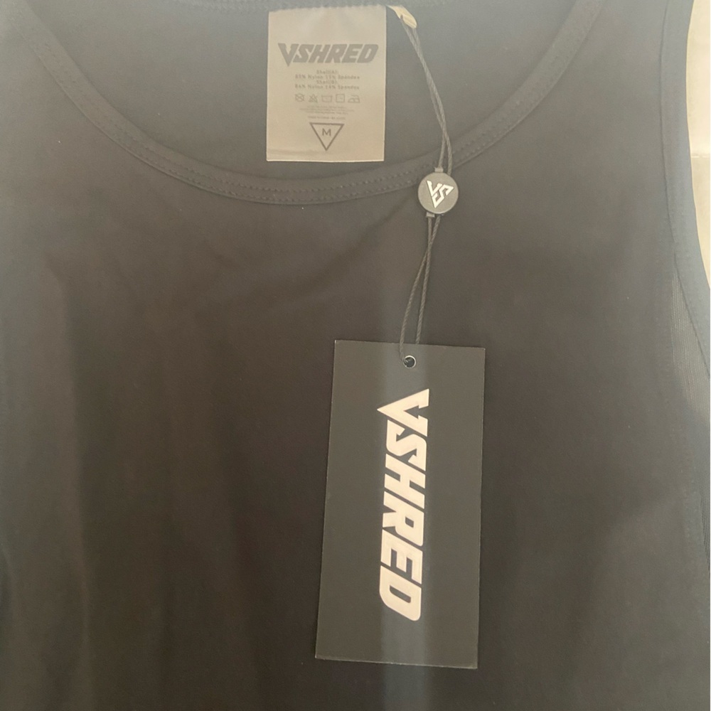 NWT V-SHRED BLACK ATHLETIC TANK SIZE MEDIUM
